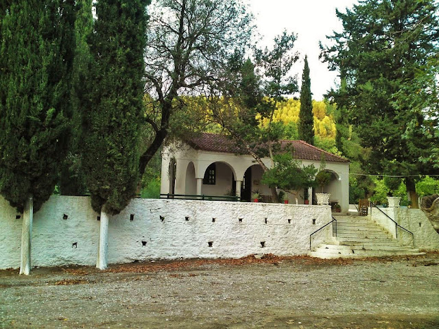 Άποψη του εσωτερικού της Παναγίας Ντινιούς ║ Πηγή φωτογραφίας | greekorthodoxreligioustourism.blogspot.com