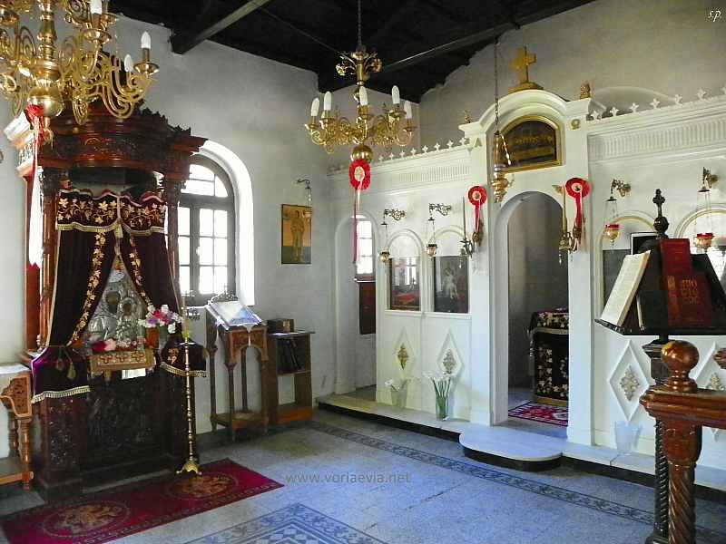 Άποψη του εσωτερικού της Παναγίας Ντινιούς ║ Πηγή φωτογραφίας | antexoume.wordpress.com